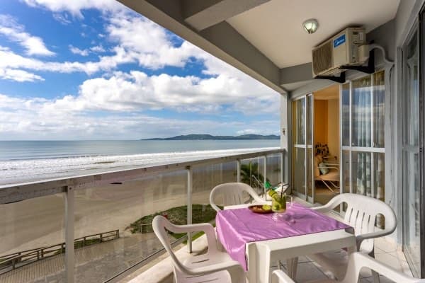 Vista desde el balcón del CHX 303 hacia el mar de Meia Praia